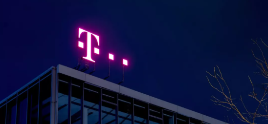 T-Mobile���⵽SIM�����������û���Ϣ�ٴ�й¶.png